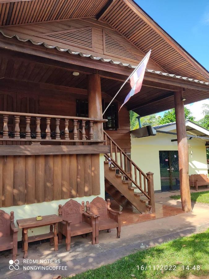 Chanmuang Guesthouse メーホンソン エクステリア 写真