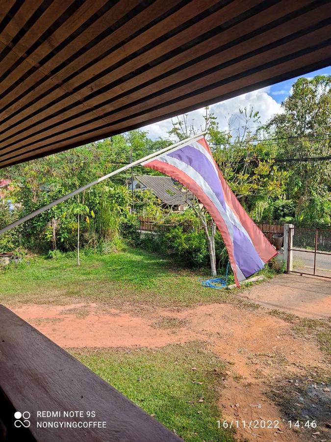 Chanmuang Guesthouse メーホンソン エクステリア 写真